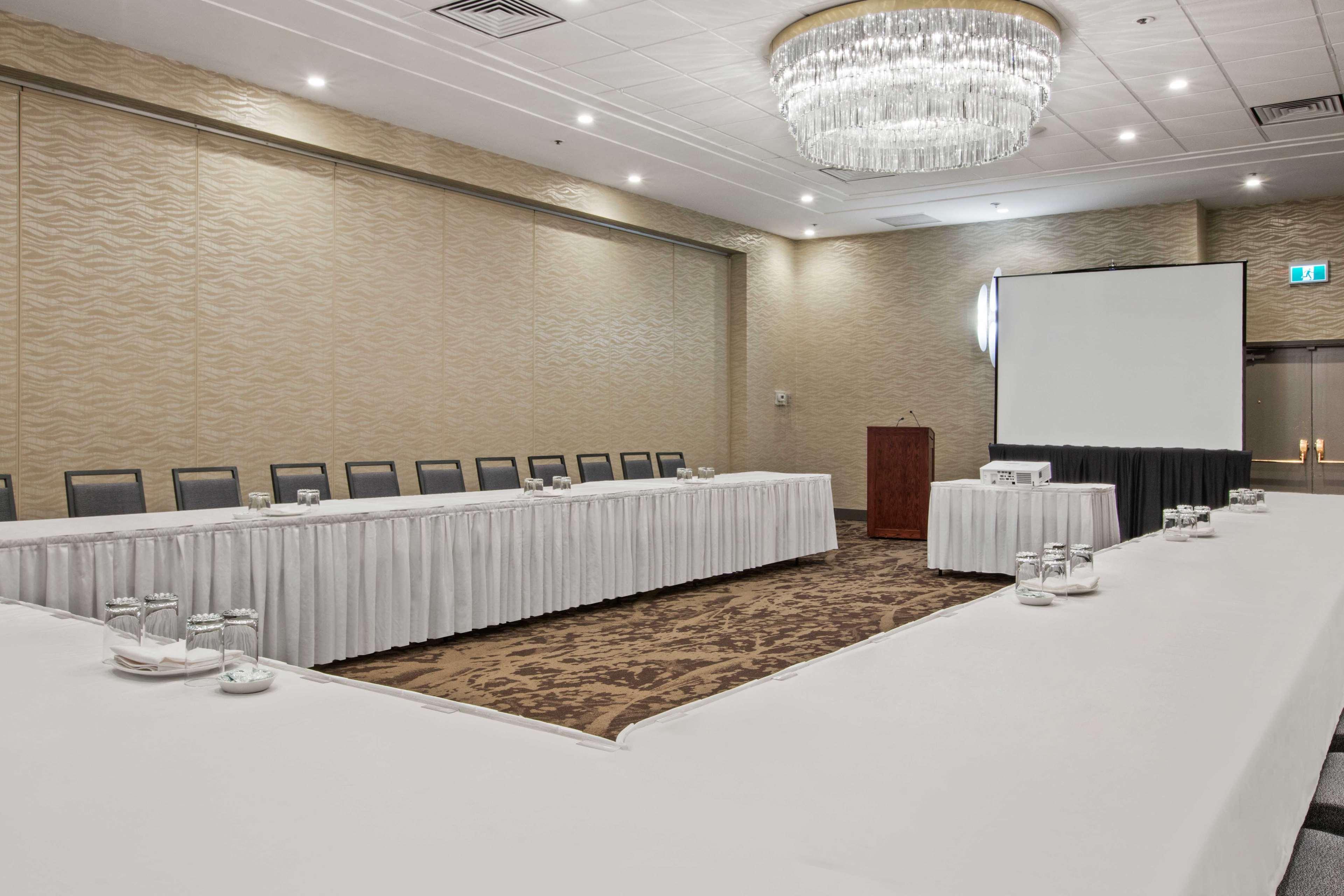 Hotel Western Premier Plaza & Conference Centre Calgary