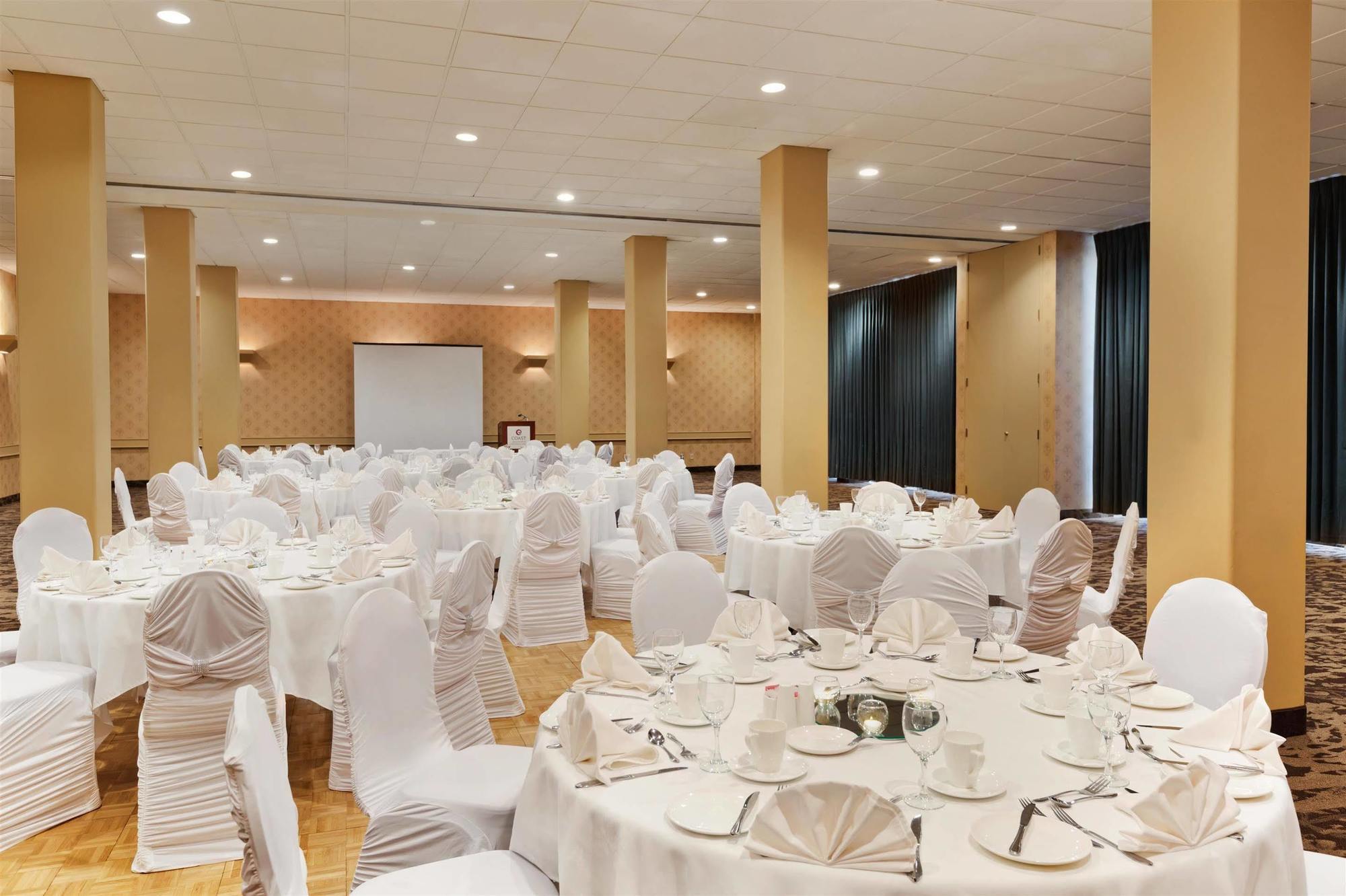 Western Premier Plaza & Conference Centre Hotel 4*