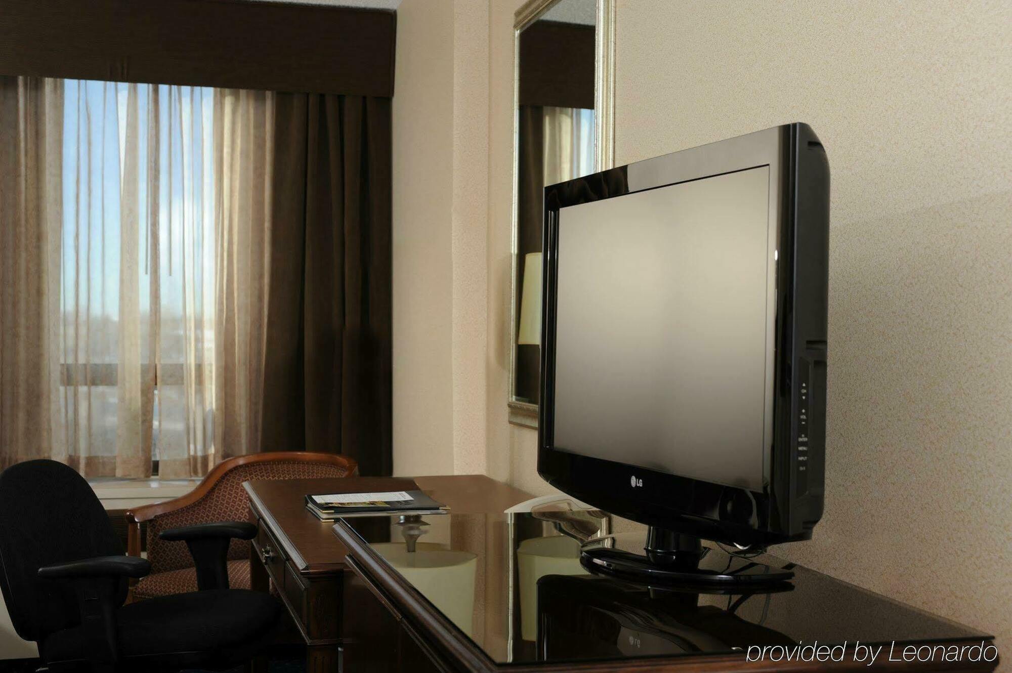 Western Premier Plaza & Conference Centre Hotel 4*