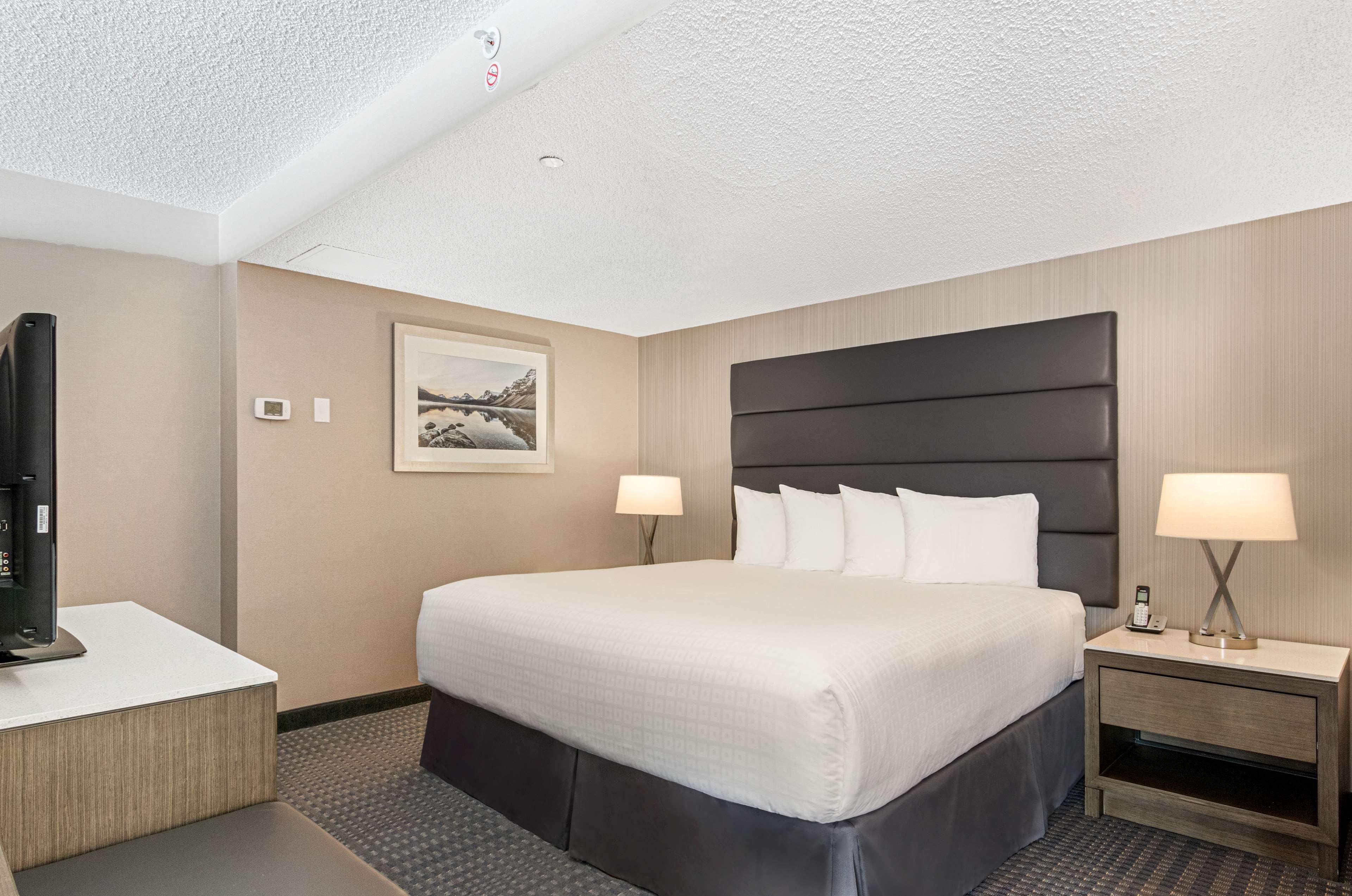 Western Premier Plaza & Conference Centre 4*