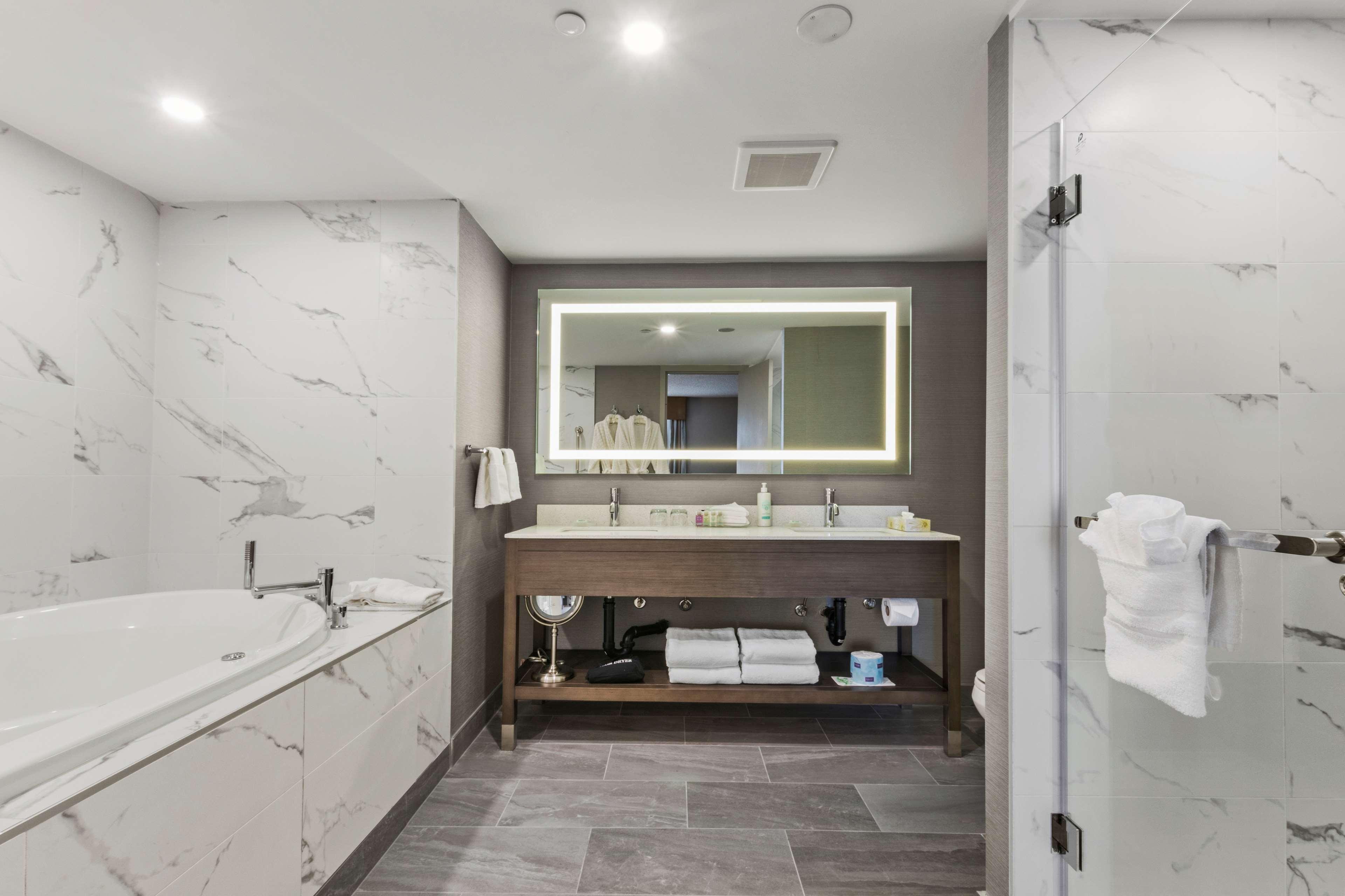 Western Premier Plaza & Conference Centre Hotel Calgary
